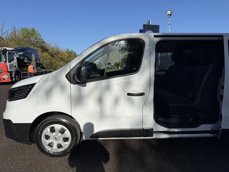 Renault Trafic 2.0 dCi Blue LL30 Advance Crew Van L2 H1 Euro 6 (s/s) 6dr - U1196