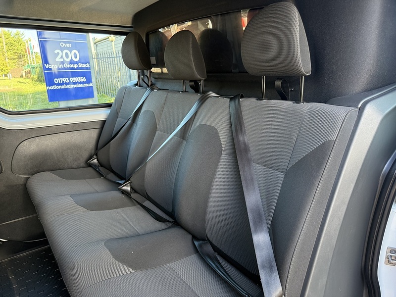 Renault Trafic 2.0 dCi Blue LL30 Advance Crew Van L2 H1 Euro 6 (s/s) 6dr - U1196