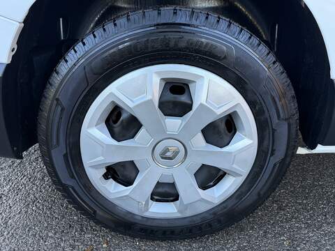 Renault Trafic 2.0 dCi Blue LL30 Advance Crew Van L2 H1 Euro 6 (s/s) 6dr - U1196