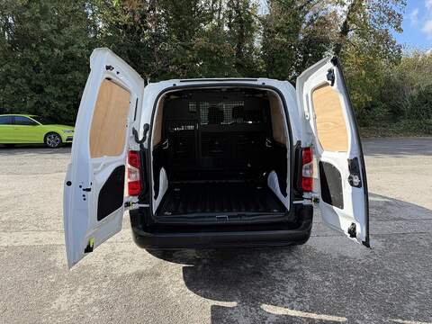 Vauxhall Combo 1.5 Turbo D 2300 Prime Crew Van L2 Euro 6 (s/s) 6dr - U1197