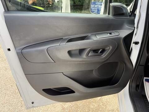 Vauxhall Combo 1.5 Turbo D 2300 Prime Crew Van L2 Euro 6 (s/s) 6dr - U1197