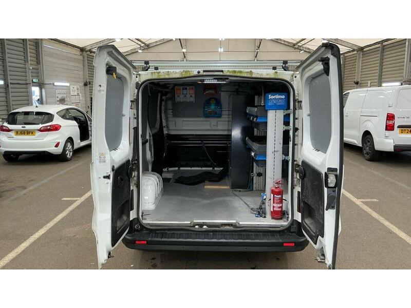 Renault Trafic 2.0 dCi ENERGY 28 Business+ SWB Standard Roof Euro 6 (s/s) 5dr - U1199