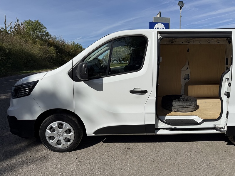 Renault Trafic 2.0 dCi Blue SL28 Business L1 H1 Euro 6 (s/s) 5dr - U1201