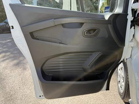 Renault Trafic 2.0 dCi Blue SL28 Business L1 H1 Euro 6 (s/s) 5dr - U1201