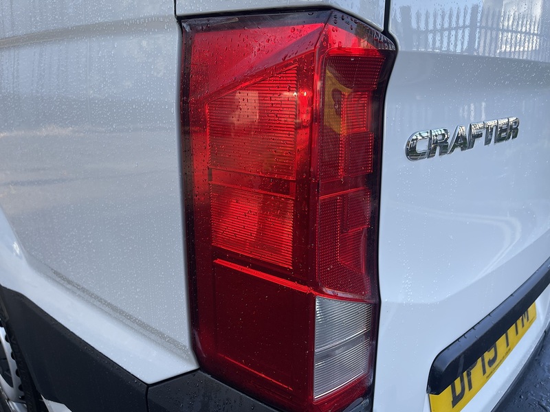 Volkswagen Crafter 2.0 TDI CR35 BlueMotion Tech Startline FWD MWB High Roof Euro 6 (s/s) 5dr - U1202