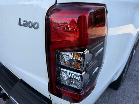 Mitsubishi L200 2.2 DI-D DC Barbarian 4WD Euro 6 (s/s) 4dr - U1204