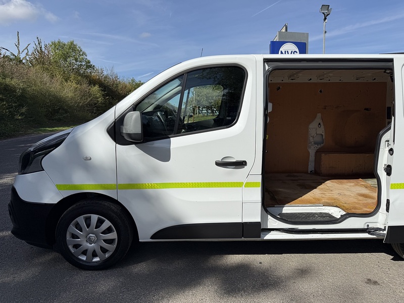 Renault Trafic 2.0 dCi ENERGY 28 Business+ SWB Standard Roof Euro 6 (s/s) 5dr - U1210