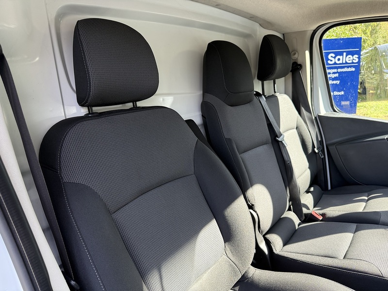 Renault Trafic 2.0 dCi ENERGY 28 Business+ SWB Standard Roof Euro 6 (s/s) 5dr - U1210