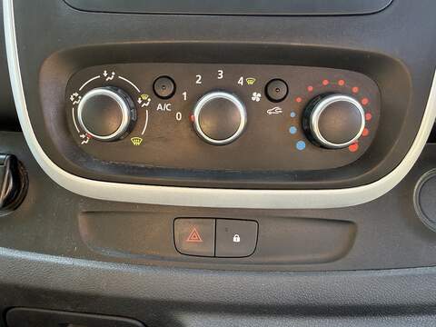 Renault Trafic 2.0 dCi ENERGY 28 Business+ SWB Standard Roof Euro 6 (s/s) 5dr - U1210