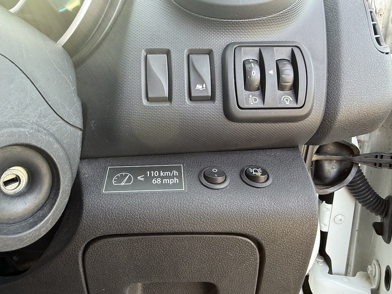 Renault Trafic 2.0 dCi ENERGY 28 Business+ SWB Standard Roof Euro 6 (s/s) 5dr - U1210