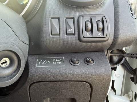 Renault Trafic 2.0 dCi ENERGY 28 Business+ SWB Standard Roof Euro 6 (s/s) 5dr - U1210