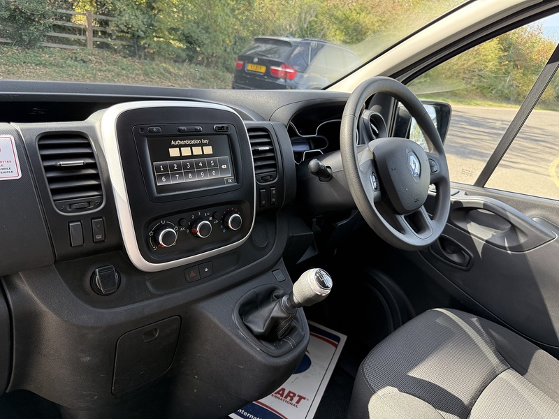 Renault Trafic 2.0 dCi ENERGY 28 Business+ SWB Standard Roof Euro 6 (s/s) 5dr - U1210