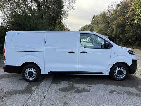Vauxhall Vivaro 1.5 Turbo D 2900 Dynamic L2 H1 Euro 6 (s/s) 6dr - U1211