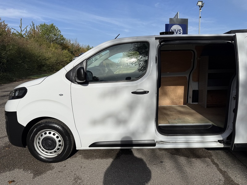 Vauxhall Vivaro 1.5 Turbo D 2900 Dynamic L2 H1 Euro 6 (s/s) 6dr - U1211