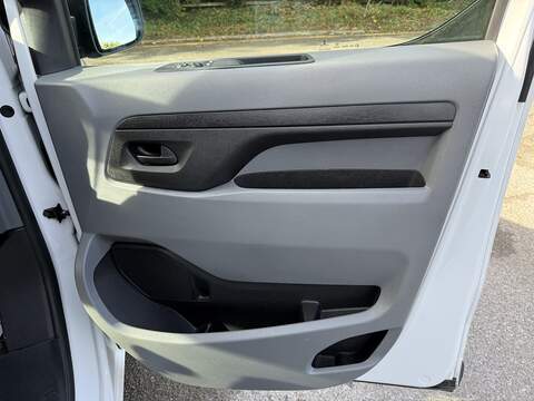 Vauxhall Vivaro 1.5 Turbo D 2900 Dynamic L2 H1 Euro 6 (s/s) 6dr - U1211