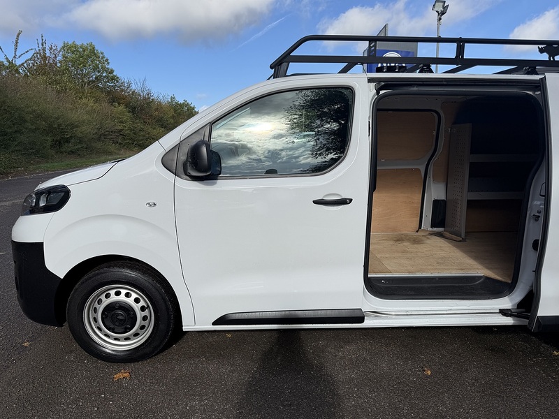 Vauxhall Vivaro 1.5 Turbo D 2900 Dynamic L2 H1 Euro 6 (s/s) 6dr - U1212