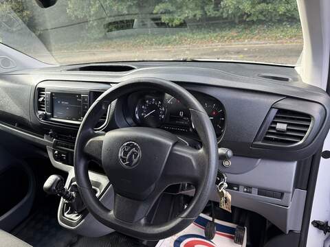 Vauxhall Vivaro 1.5 Turbo D 2900 Dynamic L2 H1 Euro 6 (s/s) 6dr - U1212