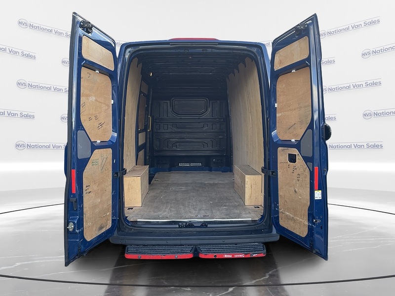 Volkswagen Crafter 2.0 TDI CR35 Startline FWD MWB High Roof Euro 6 (s/s) 5dr - U1225