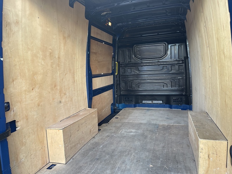 Volkswagen Crafter 2.0 TDI CR35 Startline FWD MWB High Roof Euro 6 (s/s) 5dr - U1225
