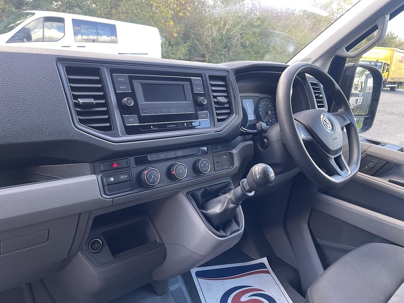 Volkswagen Crafter 2.0 TDI CR35 Startline FWD MWB High Roof Euro 6 (s/s) 5dr - U1225