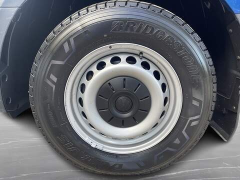 Volkswagen Crafter 2.0 TDI CR35 Startline FWD MWB High Roof Euro 6 (s/s) 5dr - U1225