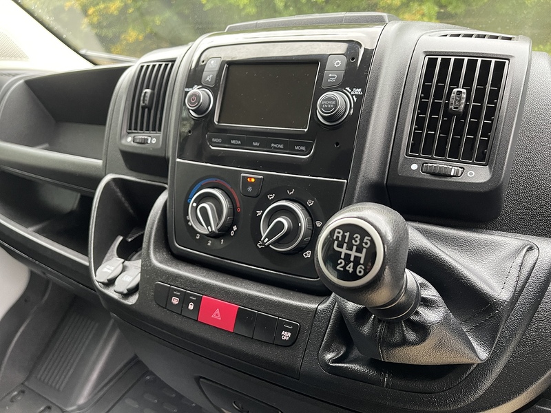 Peugeot Boxer 2.2 BlueHDi 335 Professional L3 H2 Euro 6 (s/s) 5dr - U189