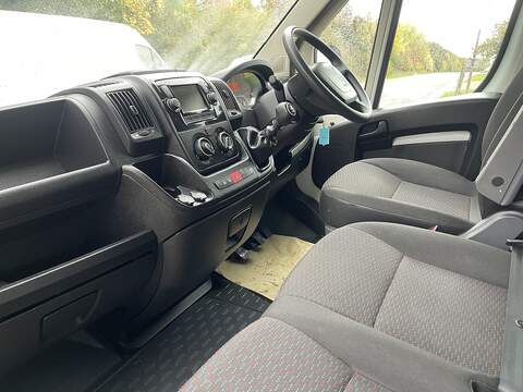 Peugeot Boxer 2.2 BlueHDi 335 Professional L3 H2 Euro 6 (s/s) 5dr - U189