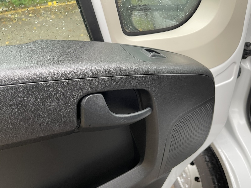 Peugeot Boxer 2.2 BlueHDi 335 Professional L3 H2 Euro 6 (s/s) 5dr - U189