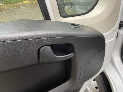 Peugeot Boxer 2.2 BlueHDi 335 Professional L3 H2 Euro 6 (s/s) 5dr - U189