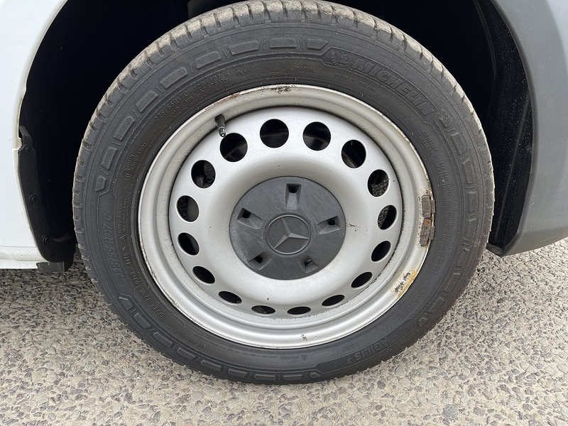 Mercedes-Benz Vito 114 Progressive L2 2.0 5dr Panel Van Diesel - U197