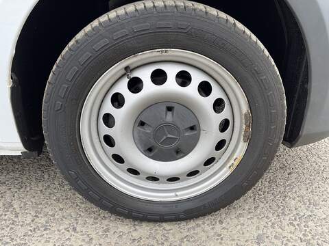 Mercedes-Benz Vito 114 Progressive L2 2.0 5dr Panel Van Diesel - U197