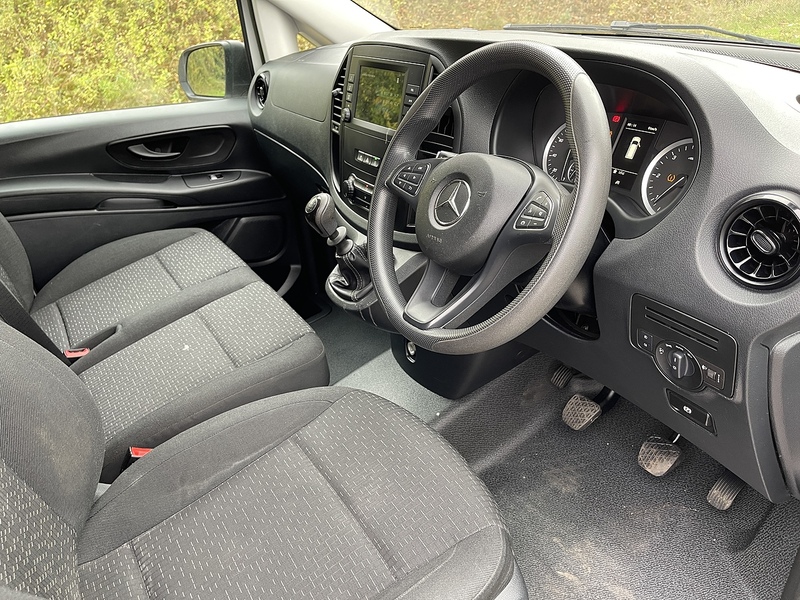 Mercedes-Benz Vito 114 Progressive L2 2.0 5dr Panel Van Diesel - U197