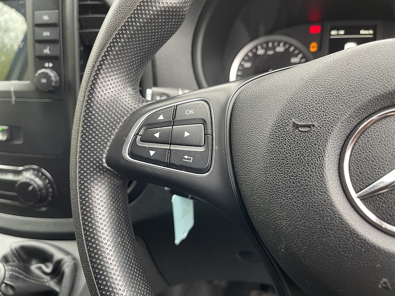 Mercedes-Benz Vito 114 Progressive L2 2.0 5dr Panel Van Diesel - U197