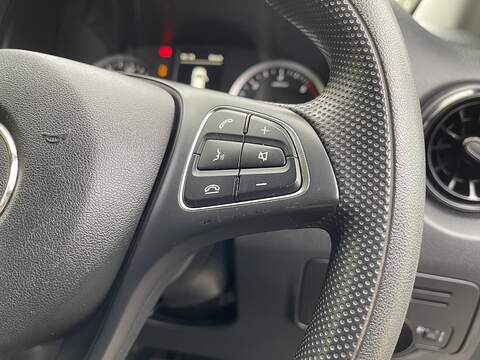 Mercedes-Benz Vito 114 Progressive L2 2.0 5dr Panel Van Diesel - U197