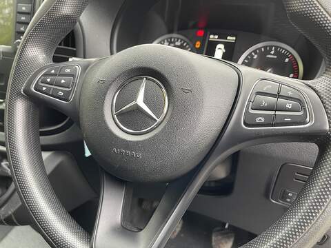 Mercedes-Benz Vito 114 Progressive L2 2.0 5dr Panel Van Diesel - U197