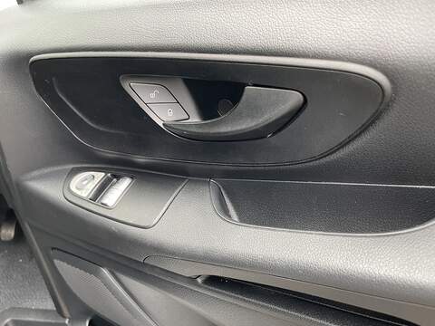 Mercedes-Benz Vito 114 Progressive L2 2.0 5dr Panel Van Diesel - U197