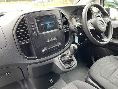 Mercedes-Benz Vito 114 Progressive L2 2.0 5dr Panel Van Diesel - U197