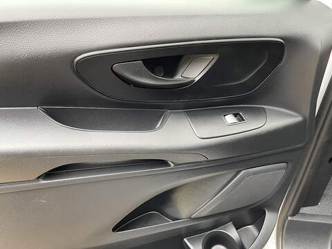 Mercedes-Benz Vito 114 Progressive L2 2.0 5dr Panel Van Diesel - U197