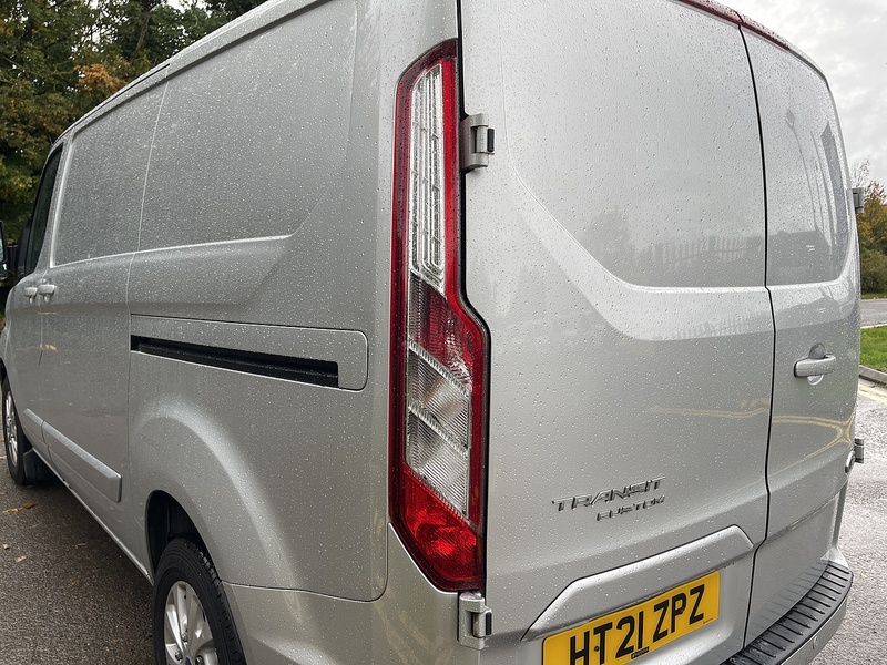 Ford Transit Custom Transit Custom Limited Panel Van 1 Manual Diesel - U210