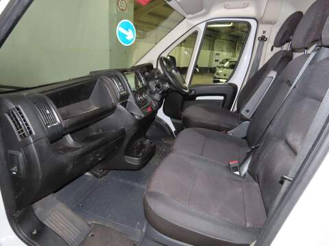 Peugeot Boxer Boxer 2.2 BlueHDi 335 Professional Premium + L3 High Roof Euro 6 (s/s) 5dr - U22