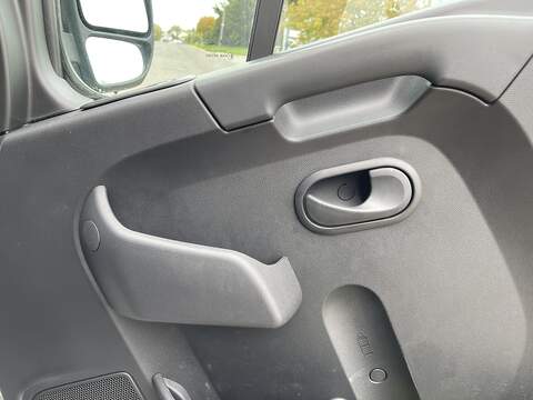 Renault Master 2.3 dCi ENERGY 35 Business LoLoader Luton 2dr Diesel Manual FWD LWB Euro 6 (s/s) (145 bhp) - U239