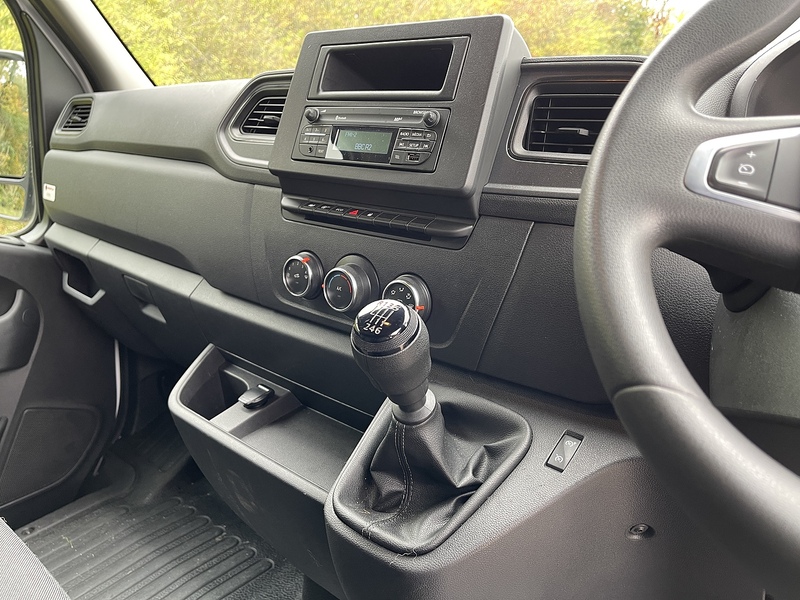 Renault Master 2.3 dCi ENERGY 35 Business LoLoader Luton 2dr Diesel Manual FWD LWB Euro 6 (s/s) (145 bhp) - U239