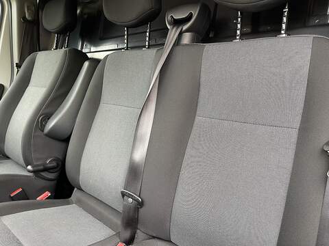 Renault Master 2.3 dCi ENERGY 35 Business LoLoader Luton 2dr Diesel Manual FWD LWB Euro 6 (s/s) (145 bhp) - U239