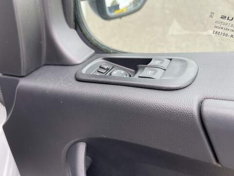 Renault Master 2.3 dCi ENERGY 35 Business LoLoader Luton 2dr Diesel Manual FWD LWB Euro 6 (s/s) (145 bhp) - U239