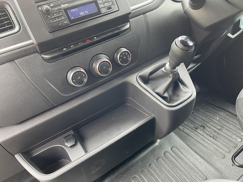 Renault Master 2.3 dCi ENERGY 35 Business LoLoader Luton 2dr Diesel Manual FWD LWB Euro 6 (s/s) (145 bhp) - U239