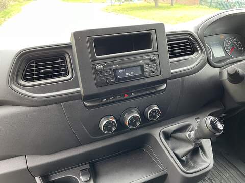 Renault Master 2.3 dCi ENERGY 35 Business LoLoader Luton 2dr Diesel Manual FWD LWB Euro 6 (s/s) (145 bhp) - U239