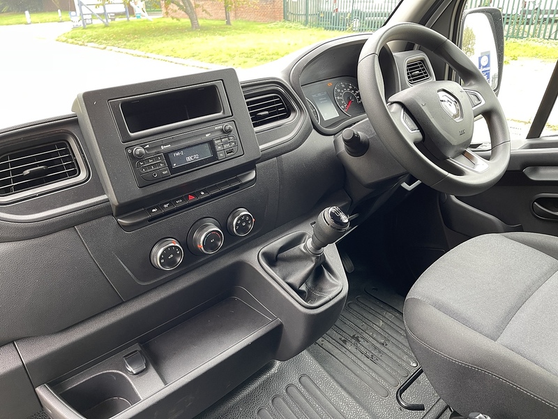 Renault Master 2.3 dCi ENERGY 35 Business LoLoader Luton 2dr Diesel Manual FWD LWB Euro 6 (s/s) (145 bhp) - U239