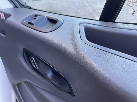 Ford Transit 2.0 460 EcoBlue Trend RWD L4 H3 Euro 6 (s/s) 5dr (17 Seat, DRW) - U247