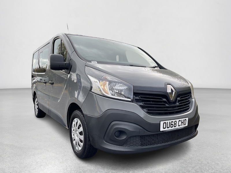 Renault Trafic Motorbilty Bus With Ramp. - U258