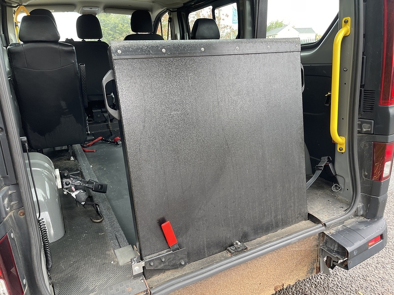 Renault Trafic Motorbilty Bus With Ramp. - U258